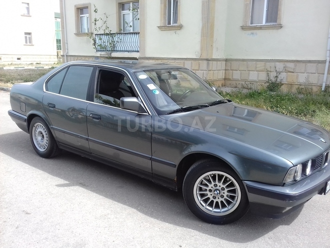 BMW 520 1989, 323,000 km - 2.0 л - Bakı
