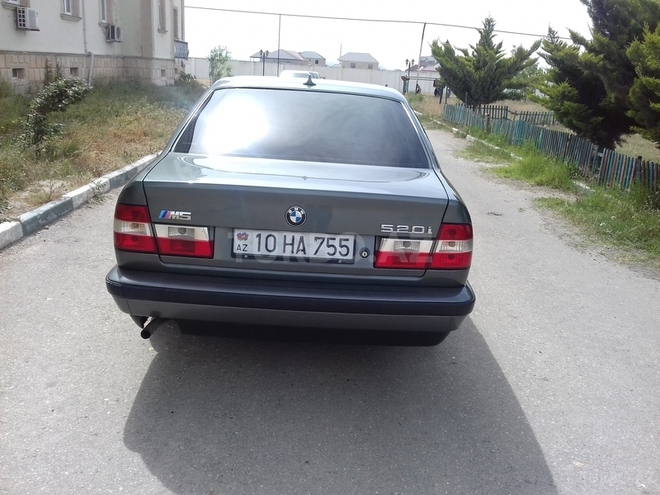 BMW 520 1989, 323,000 km - 2.0 л - Bakı