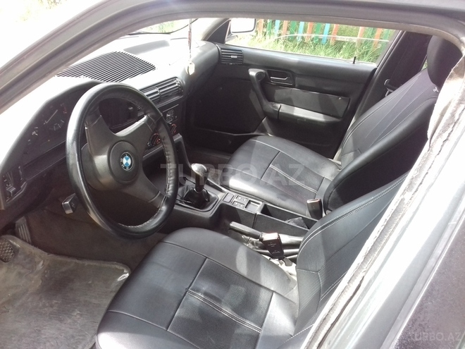 BMW 520 1989, 323,000 km - 2.0 л - Bakı