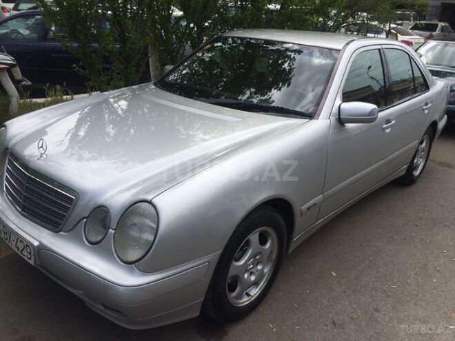 Mercedes E 220 1999, 270,000 km - 2.2 l - Bakı