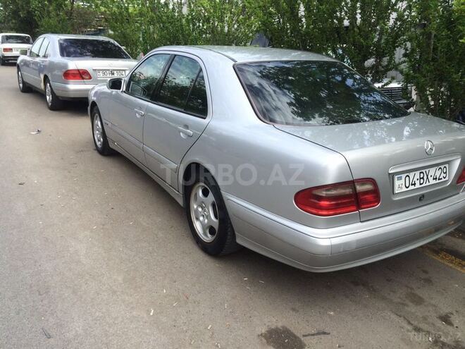 Mercedes E 220 1999, 270,000 km - 2.2 l - Bakı