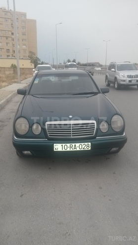 Mercedes E 200 1998, 225,000 km - 2.0 l - Bakı