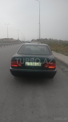 Mercedes E 200 1998, 225,000 km - 2.0 l - Bakı
