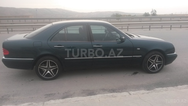 Mercedes E 200 1998, 225,000 km - 2.0 l - Bakı