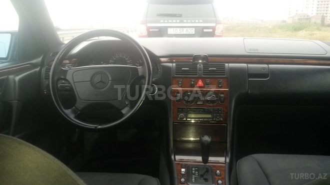 Mercedes E 200 1998, 225,000 km - 2.0 l - Bakı