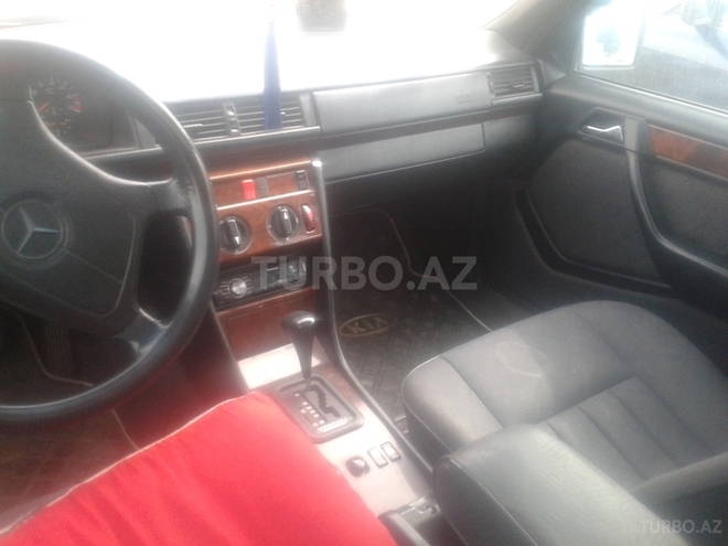 Mercedes E 220 1994, 413,331 km - 2.2 l - Bakı