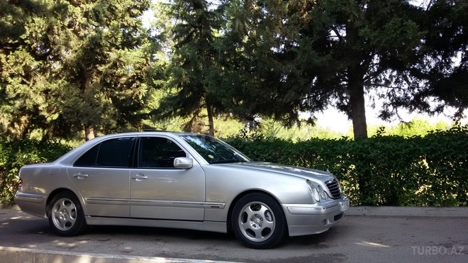 Mercedes E 220 2001, 239,348 km - 2.2 l - Bərdə