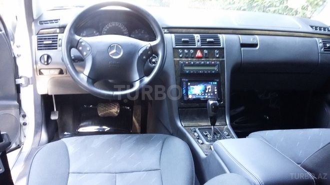 Mercedes E 220 2001, 239,348 km - 2.2 l - Bərdə