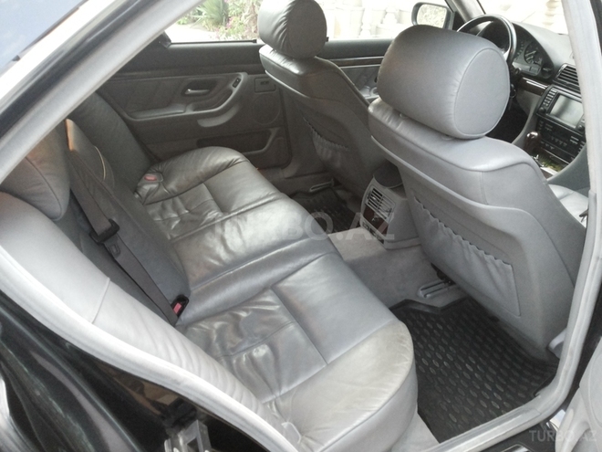 BMW 728 2000, 282,000 km - 2.8 л - Bakı