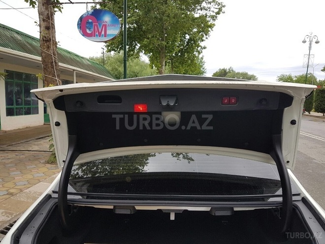 Mercedes E 350 2010, 75,000 km - 3.5 l - Bakı