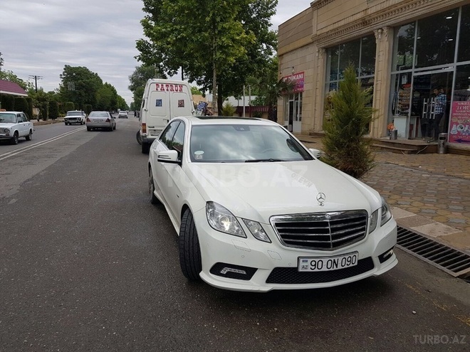 Mercedes E 350 2010, 75,000 km - 3.5 l - Bakı