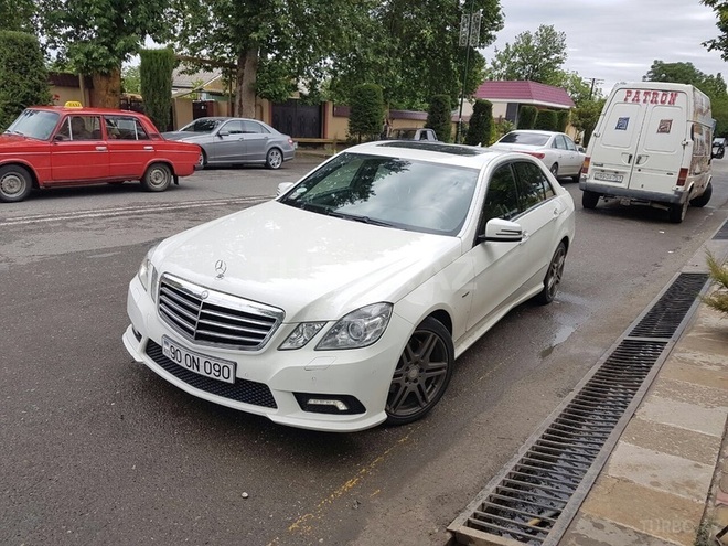 Mercedes E 350 2010, 75,000 km - 3.5 l - Bakı