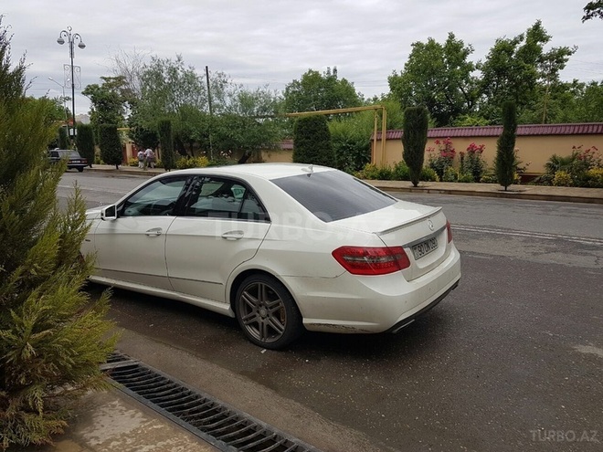 Mercedes E 350 2010, 75,000 km - 3.5 l - Bakı