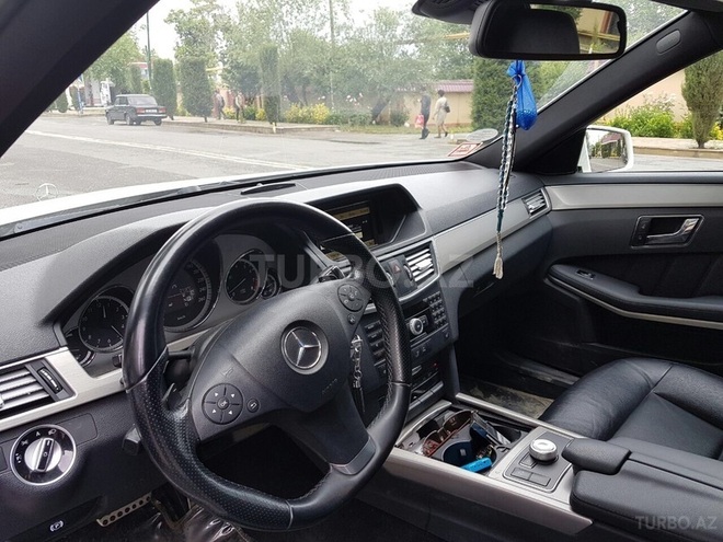 Mercedes E 350 2010, 75,000 km - 3.5 l - Bakı