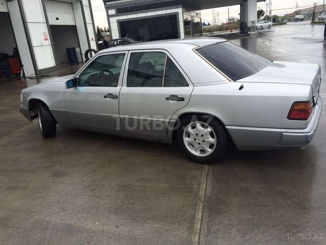Mercedes E 230 1990, 300,000 km - 0.2 l - Bakı