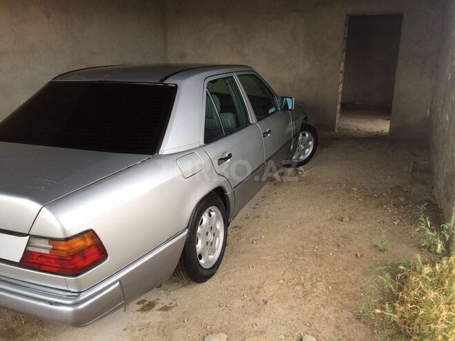 Mercedes E 230 1990, 300,000 km - 0.2 l - Bakı