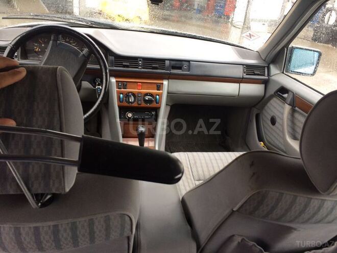 Mercedes E 230 1990, 300,000 km - 0.2 l - Bakı