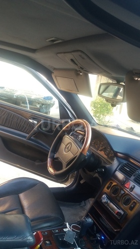 Mercedes E 230 1996, 320,000 km - 2.3 l - Bakı