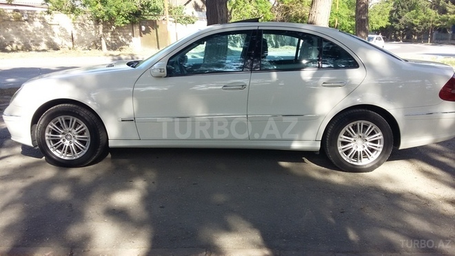 Mercedes E 220 2006, 180,000 km - 2.2 l - Sumqayıt