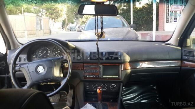 BMW 523 1999, 230,000 km - 2.5 l - Bakı