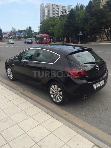 Opel Astra 2011, 130,000 km - 1.6 l - Bakı