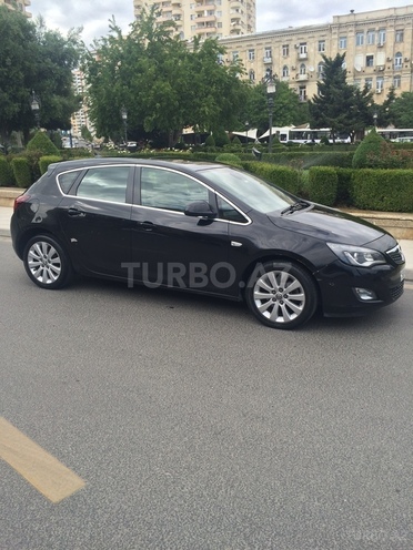 Opel Astra 2011, 130,000 km - 1.6 l - Bakı