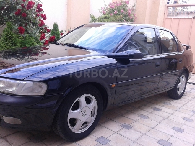 Opel Vectra 1999, 180,000 km - 1.8 л - Bakı