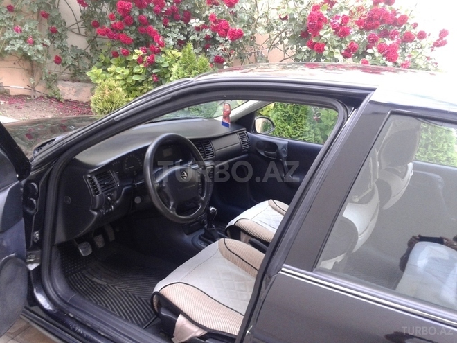 Opel Vectra 1999, 180,000 km - 1.8 л - Bakı