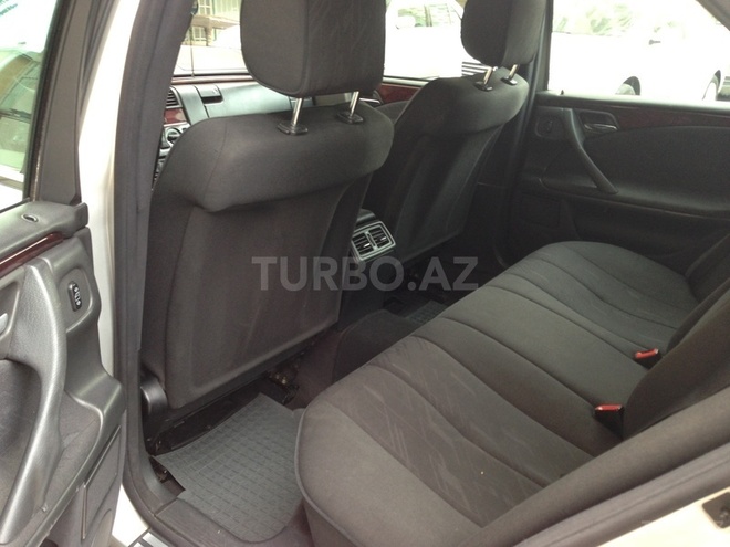 Mercedes E 220 2000, 322,834 km - 2.2 l - Bakı