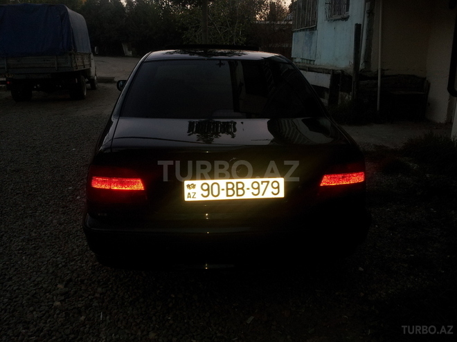 BMW 528 1998, 270,000 km - 2.8 l - Gəncə