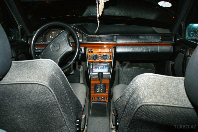 Mercedes E 220 1995, 454,000 km - 2.2 л - Beyləqan