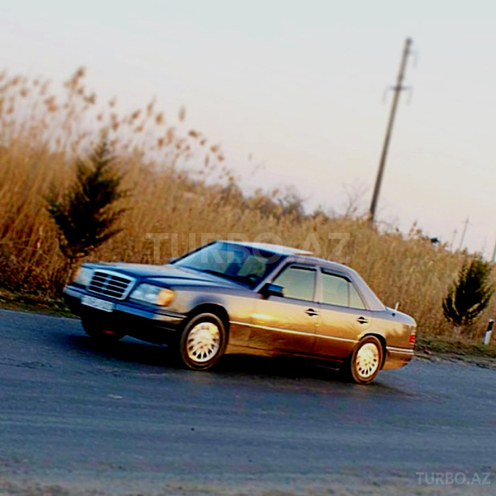 Mercedes E 220 1995, 454,000 km - 2.2 л - Beyləqan