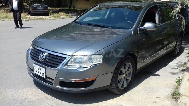 Volkswagen Passat 2005, 115,000 km - 2.0 l - Bakı