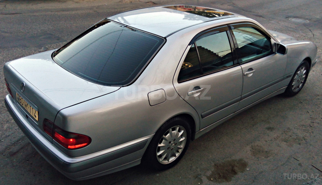 Mercedes E 270 2000, 356,000 km - 2.7 l - Bakı