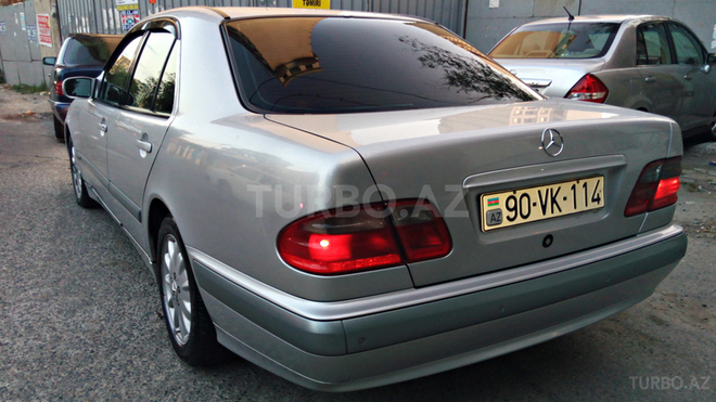 Mercedes E 270 2000, 356,000 km - 2.7 l - Bakı