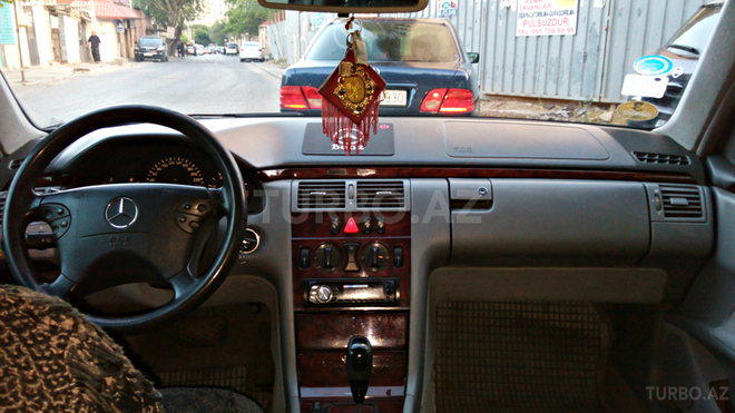 Mercedes E 270 2000, 356,000 km - 2.7 l - Bakı
