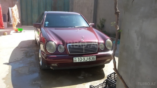 Mercedes E 230 1995, 390,000 km - 2.3 l - Bakı