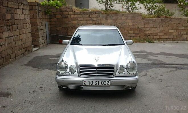 Mercedes E 240 1998, 280,000 km - 2.4 l - Bakı
