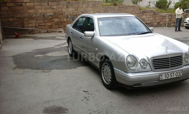 Mercedes E 240 1998, 280,000 km - 2.4 l - Bakı