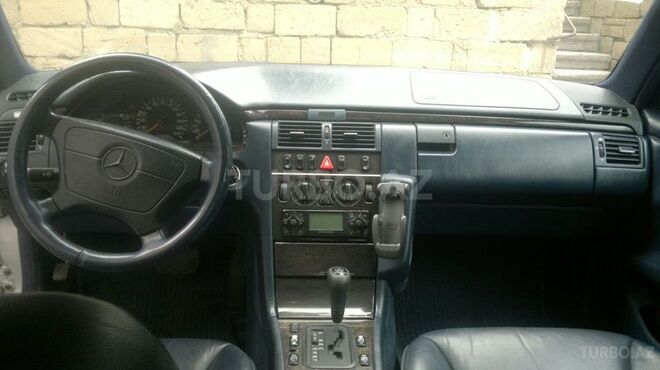 Mercedes E 240 1998, 280,000 km - 2.4 l - Bakı
