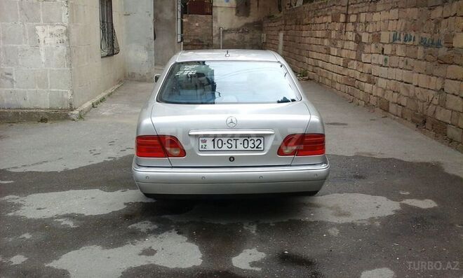 Mercedes E 240 1998, 280,000 km - 2.4 l - Bakı