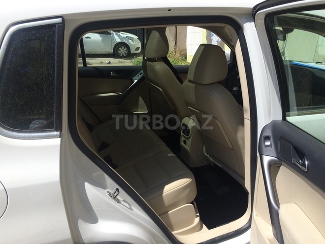 Volkswagen Tiguan 2009, 90,000 km - 2.0 л - Bakı