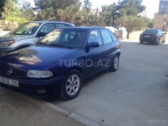 Opel Astra 1996, 216,000 km - 1.6 l - Bakı