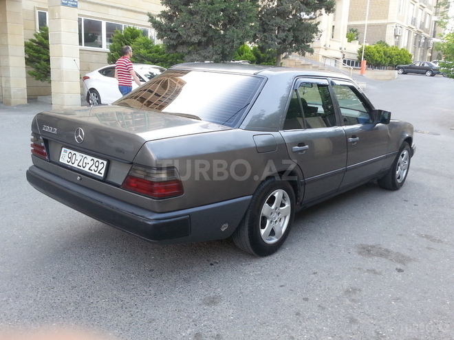 Mercedes E 200 1989, 500,000 km - 2.0 l - Bakı