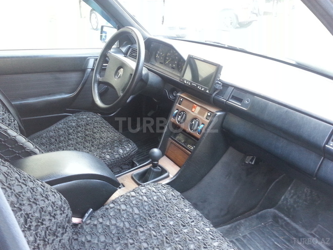 Mercedes E 200 1989, 500,000 km - 2.0 l - Bakı