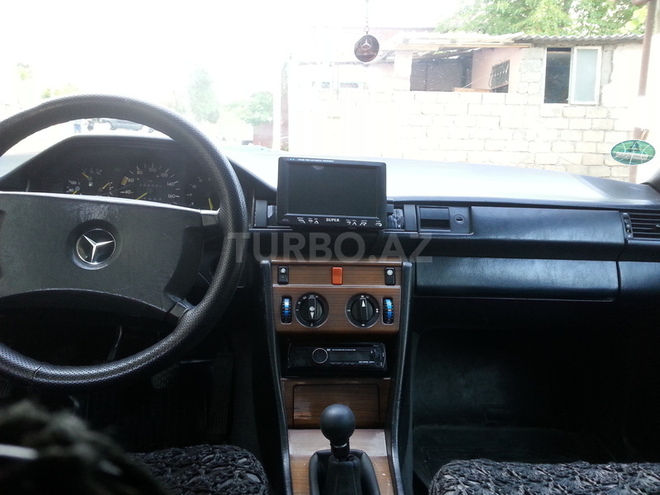 Mercedes E 200 1989, 500,000 km - 2.0 l - Bakı