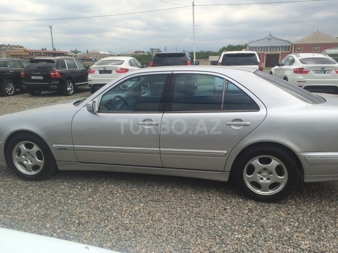 Mercedes E 220 2000, 266,000 km - 2.2 l - Gəncə