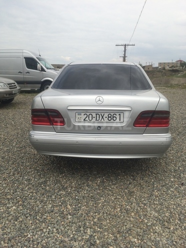 Mercedes E 220 2000, 266,000 km - 2.2 l - Gəncə