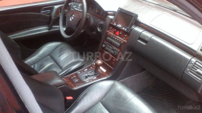 Mercedes E 320 1998, 280,000 km - 0.3 l - Sumqayıt
