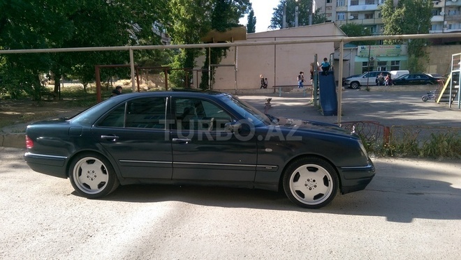 Mercedes E 230 1997, 225,000 km - 2.3 l - Bakı